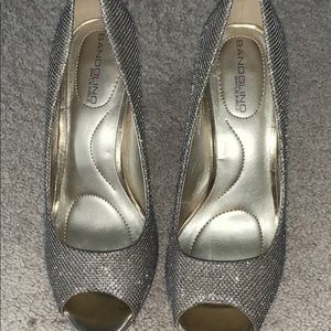 Bandolino golden heels
